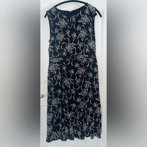 Talbots Dresses & Skirts - Talbots Black and White Patterned Sleeveless Midi Dress Size 10